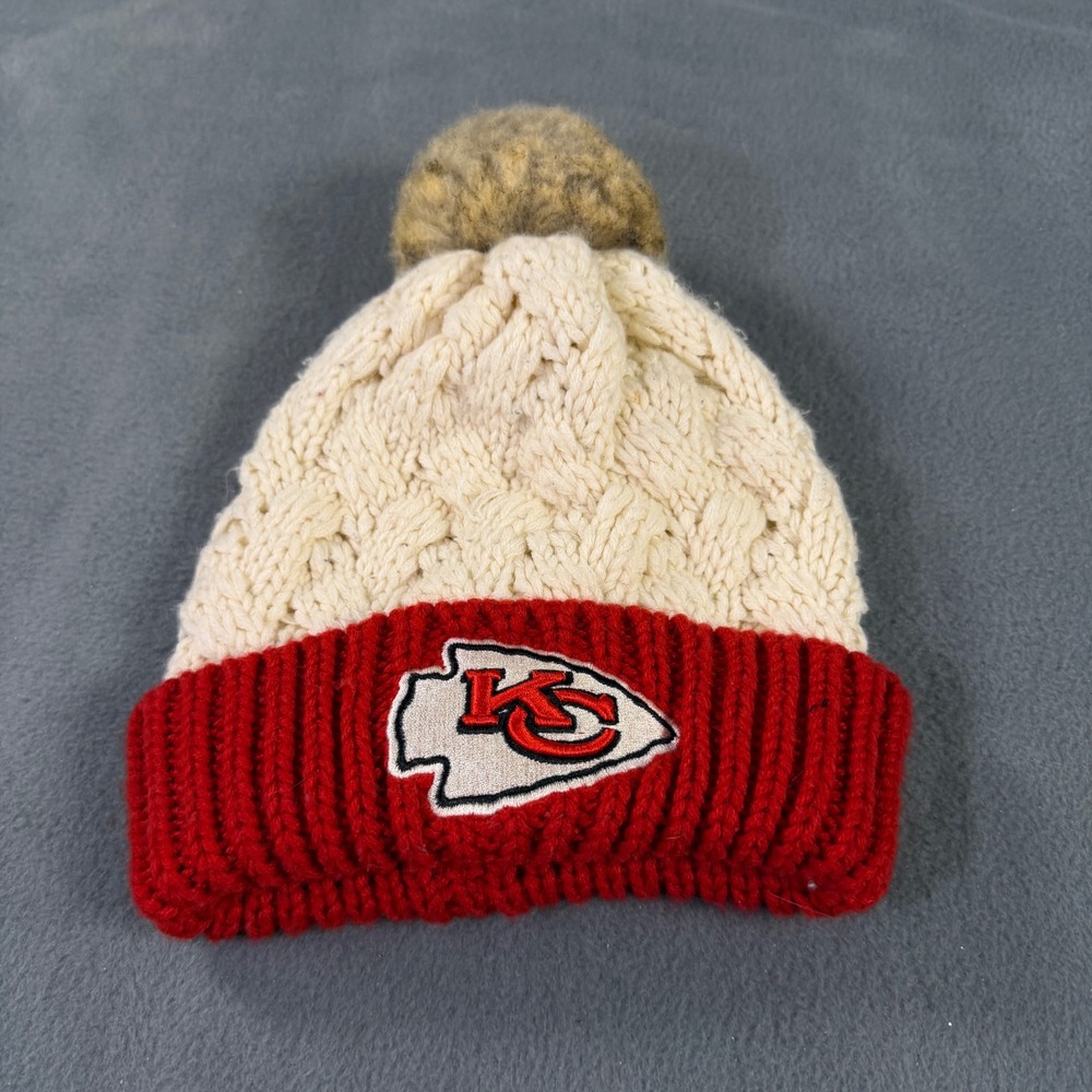 NFL Team Apparel Kansas City Chiefs Women Beanie Cream Red Cable Knit Pom Hat